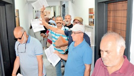 Emekli seyyanen imzaya koştu